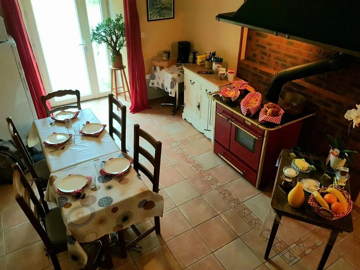 Guest house Aux Chambres Du Chadoux De Chateaubourg
