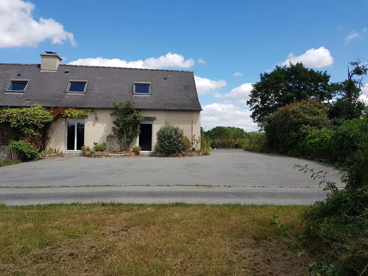 Guest house Aux Chambres Du Chadoux De Chateaubourg